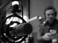 Hoy en el BunkerCP por @continental590 desde Colombia 🇨🇴 en la previa de la elección presidencial de este domingo. Aquí les comparto algunas reflexiones:  1. Existe un clima con mezcla de tensión y ansiedad frente a la incertidumbre sobre el resultado.  2. Hay una paridad entre Petro y Hernández. Casi no se sacan diferencia, empate técnico.   3. La sociedad Colombiana está divida, hay una fuerte polarización, en torno al voto pero también frente a varios temas que hicieron de la campaña electoral.  4. El nivel de participación en una elección sin voto obligatorio será clave.  5. La guerra sucia entre las dos opciones electorales ha sido brutal. Y es el principal tema de conversación.   6. La NO CAMPAÑA de Hernández (los últimos 10 días se encerro primero en Miami y luego en Bucaramanga) será un caso de estudio rompiendo todos los manuales.   7. El desafío de la izquierda de Ganar por primera vez en Colombia, una oportunidad única.   8. Las redes sociales fueron protagonistas durante todo el proceso electoral.   9. La corrupción fue y es un tema principal de campaña.   10. EL PROCESO, la transparencia electoral y la fortaleza del sistema es clave para la tranquilidad social y poder proyectar hacia adelante una vez se tengan los resultados definitivos.