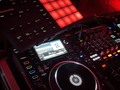 Estrenando regalito de navidad #maschinemikromk3 @nativeinstruments @pioneerdjglobal #performancedj #alextronic #djalextronic #mayamiwynwood