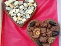 ¡BROWNIE O GALLETA PIZZA! 😱😍🎊 totalmente personalizadas: • 🍪¿Qué forma de galleta o brownie prefieres? 🍫¿Cuáles dulces deben ir arriba? 📝¿Con que tipo de letra deseas el texto? • Ármala a tu gusto y sorprende con ésta delicia a quien tú tengas mente. 💞👌 • #galleta #pizza #dulces #chocolates #rico #nutella #fresas #brownie #milo #chips #nutella #kitkat #kinderbueno #detallescali #galletagigante #browniegigante #milkyway #hershey #snickers #oreo #arequipe #amor #detalle #personalizado #corazon #pasteleria #artesanal #doce #calicolombia