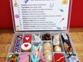 Kit de emergencia 💓🍫💊🙊 ° ° TODO UN HIT!!! 🙋🏻‍♀️🥰 De verdad muuuchas gracias a todos y todas por confiar en nosotros y permitirnos ser sus cómplices para esta fecha 💞 terminamos el día felices por todo el amor que se entregó hoy. Les estaremos mostrando todo lo que entregamos para San Valentín! 👀 ° ° #cupcakes #sanvalentin #sanvalentinesday #tequiero #amor #pasteleria #detalles #regaloscali #calicolombia #corazon #parejas #chocolates