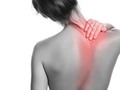 La #menopausia conlleva una reducción de los fluidos #articulares. Las #mujeres se quejan de una movilidad restringida, especialmente por las #mañanas. Los cambios #artrí adicionales y los daños en el #cartílago de las #articulaciones suelen provocar #dolor y una reducción de la calidad de #vida. Como consecuencia, la deformación de los #dedos y de las pequeñas #articulaciones desespera a las #mujeres, ya que se reduce la #motricidad fina. La aplicación de #CBD, por vía oral o local -este último un #tratamiento muy popular- es una alternativa útil a otros medicamentos #antiinflamatorios.