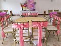 La mañana del día de hoy estuvimos en estás lindas instalaciones donde hicimos los sueños realidad en el cumpleaños de la Bella Niña Sofía. Gracias por confiar en nosotros.   #sillasymesas #fiestainfantiles #fiestadeflamingos #flamimgos #camaelastica #brincabrinca #saltasalta #atraccionesinfantiles #piscinada  #evenpro