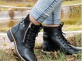 CALZADO CASUAL DE DAMAS BOTIN 100% CUERO LISO COLOR CAFE MODELO ITALIANO TALLAS DESDE 34 A 40 VALOR $65 más envíos.  *ENVIOS A TODO EL PAIS*