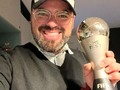 Foto junto al galardón de @tianeendler como la mejor portera del 11 ideal FIFA/Fifpro de la anterior temporada.  Un orgullo poder disfrutar de cada uno de los éxitos de este tremendo ser humano.  @tianeendler no hay sueño imposible para ti, eres un ejemplo para todos y para mi es un constante aprendizaje caminar a tu lado.  Gracias por permitirme soñar contigo y que tus sueños sean también los míos.  Vamos con todo a seguir cumpliendo metas, objetivos y más sueños. Juntos por más y mejor, siempre 👊🏻.  #sueños #objetivos #dreams #passion #enjoy #enjoylife #enjoythemoment #lifestyle #dreamscometrue #dreams #futfem #futbol #futfemenino #futbol #fútbolfemenino #entrepreneurs #entrepreneurlife #entrepreneur #entrepreneurship #TeamSoloCracks #PorMasYMejorSiempre