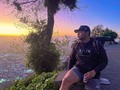 ②⓪②② 🎞️  Este año no comenzó como lo tenía planeado pero de eso se trata la vida. Inicio de una forma extrema, borrosa y complicada. Cada acción o decisión que tomamos tiene una consecuencia buena o mala y solo nos queda el aprendizaje.   Fueron 365 días de altos y bajos, y aunque fueron más los bajos igual le agradezco a Dios por todos ellos.   He sentido que la vida me retrocedió a donde comenzó mi adultez, a cerrar los ciclos incompletos, a quemar las etapas que quise saltarme por inmadurez o desconocimiento pero siempre la vida y el karma te colocan donde debes estar aunque intentes luchar contra ellos.   Volver a ver a mi familia un ratito fue la mejor recarga de vida que he tenido en estos últimos años. Reencontrarme con amigos, saber quienes están para ti en los peores momentos y siempre estar agradecido🤍  Conocí muchas personas, elimine a otras que no suman a mi vida, y quizás yo en la de ellos tampoco, y también está bien hacerlo.   Solo me queda decirle a Dios, a la Vida y al universo, GRACIAS💫 gracias por regalarme paciencia y comprender que todo fluye y la vida es como la corriente de un río, nos tenemos que dejar llevar a eso que nos tiene preparado💎