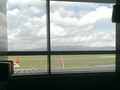 Asi como cuando vas al baño en el aeropuerto El Dorado y tiene una vista increible de la pista 😍