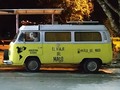 Hoy me he topado con @viaje_del_mago un muchacho argentino con el sueño de atravesar todo el continente de Argentina a Alaska en su Volkswagen Kombi del 79... Buen viaje Santiago!! . . . #popayan #popayán #colombia #argentina #volkswagen #kombi #alaska #travel