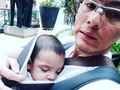 Esto de ser papá no es nada fácil y ser tío tampoco jajajaja  Se ve tan hermoso dormido pero como pesa... 😢😢😢