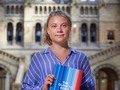 Nadie le preguntó, pero Andrew Tate, el ex boxeador conocido por sus comentarios misóginos, quiso decirle a Greta Thunberg cuántos coches tenía.  Escribió en Twitter: "Hola Greta Thunberg. Tengo 33 coches. Mi Bugatti tiene un motor w6 8.0L quad turbo. Mis dos Ferraris 812 Competizione tienen 6.5L V12s. Esto es sólo el principio". Terminó pidiendo la dirección de correo electrónico de la activista sueca para poder enviarle "una lista completa" de su colección de coches y sus "sus enormes emisiones".  Y Greta se apresuró a obedecer.   Ella respondió: "Sí, por favor, ilumíneme. Envíame un correo electrónico a smalldickenergy@getalife.com".   No hay traducción al español, que no sea la literal ("energía del pene pequeño"), pero para aquellos que no estén familiarizados con la expresión "small dick energy"... pueden encontrar en los vídeos de Andrew Tate ayuda para entender el "concepto".  ¡Bravo Greta! 💚  #HoySeQue #Greta