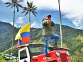 A Colombia el Jeep Willys, o yipao, como es conocido popularmente, llegó en 1946, y desde entonces ha sido la mano derecha de los cafeteros de la región, ya que podía transitar con facilidad por las retadoras vías que conectaban los cultivos con el pueblo, cargando 600 kilos o incluso más #willys #yipao #regioncafetera