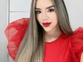 Hoy quise subir un selfie que me tome ayer y mostrar un resultado de maquillaje real, un look que por supuesto estoy segura mucha de nosotras usaríamos ya que es versátil,sexy, sencillo y elegante ✨   👇🏻Lee hasta el final del texto, compartiré un súper dato de belleza👇🏻  Un labial rojo nos hace imparables😍🔥 Casi siempre que uso un outfit rojo, trato de ubicar un labial que sea exactamente del mismo tono o al menos lo más parecido posible, a mi parecer luce TAN BIEN y tan sexy🥰✨  Este look es uno de los que enseño en mis clases de automaquillaje, en el que te enseño a crear una piel uniforme, definir tus facciones sin que se vea marcado el contorno, maquillaje de cejas, delineado, ojos muy sutiles e iluminados, etc.  ¿Te gustan los labios rojos? Nunca pasan de moda🥰😍🔥  👉🏻Estoy enamorada de mi nueva nariz y lo definida que se está viendo mi cara, gracias a @dra.rhestetica con sus tratamientos esté ¿ya agendaste cita con mi doc? Es la mejor✨😍   #eltigreanzoátegui #caracas #miami #florida #orlando #lecheria