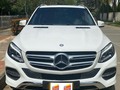 Camioneta 4x4  Marca: Mercedes Benz GLE250 d 4Matic Único dueño  Modelo: 2016  Automático  Cilindraje: 2.0  Diésel  4 x 4  Recorrido: 90mil kms  Full equipo  SunRoof  Cojineria de cuero  Exploradoras  Luces led  Comandos en el timón  9 velocidades  Cámara trasera de reversa  Sensores delanteros y de reversa  Última tecnología  Aire acondicionado independiente para asientos traseros  Todos los mantenimientos en Consecionario Mercedes Benz  SOAT hasta Octubre 2022  Tecnomecanica hasta Noviembre 2022  Impuestos al día  Excelente estado  Placas de Envigado  Precio: $130.000.000 Wsapp: 3008083720 Instagram: @elnegociovende  Facebook: El Negocio Vende . . . #mercedesbenz #mercedesbenzmotors #mercedesbenz250 #camionetas #carroenventa #carrosusados #usados #negocios #camperos #4x4 #carrosenventa #sevende #carro #compras #clientes #monteria #sincelejo