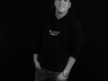 La foto es a blanco y negro pero la vibra en colores #SinlaH   📷 @erickzoomhd   #producer #beatmaker #music #trap #reggaeton #producerlife #drill #afrobeat #vibraspositivas