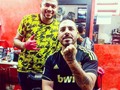 #Repost @pospo_peluquero (@get_repost) ・・・ Hay esta con mi artista #YLlegoElOveja 🐑 aquí en tu barbería @pospo_peluquero 🔥💈@ovejaoficial @ovejaoficial1 @eloveja1