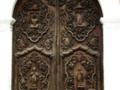 San Agustin Church: carved door