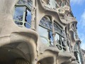 #sabíasqué la Casa Batlló es Patrimonio Mundial de la UNESCO y un icono de Barcelona 🇪🇸   Parada imprescindible para conocer la obra de Gaudí y el modernismo en su máxima expresión.   También es uno de los atractivos culturales y turís mejor valorados, acogiendo a 1 millón de visitantes al año.  Interesante ¿Verdad? Coméntanos 👇   #viajessolesta #eligetudestino #casabatllo #barcelona🇪🇸 #barcelonaespaña #espana #agenciadeviajes #agentedeviajes #asesordeviaje #viajerosporelmundo #viajaporvenezuela #boletosaereos #boletosnacionaleseinternacionales #boleteria