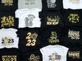 Llegó el momento de despedir el 2022 y darle la bienvenida al 2023 y en @estampandosuenos te hacemos tus 👕 para que lo hagas de una manera cómoda pero HERMOSA!!!  Para mayor información y para pedidos 🛒 SOLO WHATSAPP 📱 3187077973.  ..  ..   Estamos 📍 ubicados en Barranquilla pero hacemos envíos 🛩️ nacionales.  .. ..   #camisetaspersonalizadas #camisetasestampadas #estampadosexpress #Añonuevo #newyear #newyearseve #camisetasañonuevo #newyeartshiet #hello2023 #365nuewchances #happynewyear #happynewyear2023 #estampadospersonalizados #estampados #estampadosbarranquilla #camisetaspersonalizadas