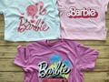 Pide ya tus 👕 de #Barbie a nuestro WhatsApp 📱 3187077973  Para mayor información y para pedidos 🛒 SOLO WHATSAPP 📱 3187077973. .. .. Estamos 📍 ubicados en Barranquilla pero hacemos envíos 🛩️ nacionales. .. .. #camisetaspersonalizadas #camisetasestampadas   #mamelucospersonalizados #bodyspersonalizados  #camisetasestampadas #estampadospersonalizados #estampadosbarranquilla #BarbieTheMovie
