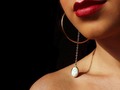 ⚜️Las perlas y unos labios rojos todo lo conquistarán⚜️ ⠀⠀⠀⠀⠀⠀⠀⠀⠀ 📸: @mariavittoriacj ⠀⠀⠀⠀⠀⠀⠀⠀⠀ #EstiloMovaKo #AMORpuro #Miami #NewCollection #NuevaColeccion #yousodiseñovenezolano #DiseñoVenezolanoEnMiami #HechoaMano #Venezuela  #Handmade #LuceMovaKo #Zarcillos #Pulseras #Earrings #Bracelets #Fashion #Jewelry