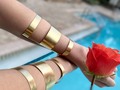 Cada pieza es un complemento perfecto este Bracelets lo puedes combinar y lucir como toda una #movakolovers ðŸ’« #pulseras #baÃ±odeoro #hechoamano #diseÃ±ovenezolano #venezolanasporelmundo #moda #diseÃ±o #movakolovers