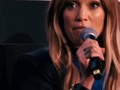 "Yo no permito que la opinión de los demás influya en lo que pienso sobre mí. Y eso tomó bastante tiempo, porque al inicio de mi carrera lo hice y me hizo sentir muy mal respecto a mí.⁣ ⁣ Entonces pasó, y mi primera canción se volvió número 1, mi primer álbum se volvió número 1, mi primera película se volvió número 1 ¡¡Lo estás logrando!!⁣ ⁣ Y ahora la gente decía “ella puede cantar, ella puede bailar, ella puede actuar, ella es una cara bonita o su trasero es grande”, lo que sea que dijeran sobre mí. ⁣ ⁣ Y empecé a pensar “Sí, eso es verdad” y realmente me hirió por mucho tiempo, hasta que empecé a darme cuenta de que yo solo “seguí adelante”. ⁣ ⁣ Me preguntaste qué hice: A pesar de la herida y el dolor solo seguí adelante. No pude permitirme que eso se convirtiera en quién era yo ¿Sabes? ⁣ ⁣ Voy a hacer otro récord, voy a hacer otra canción, voy a hacer otra película ¡Soy una gran actriz! ¡Soy una gran cantante! ¡Soy una gran bailarina! ¡Soy buena para esto y voy a seguir adelante! ¡Y eso hice!" - @jlo⁣ ⁣ ¡Beauty! Quiero compartir contigo este vídeo que traduje para ti porque cambió mi día. Sea cual sea la situación que estés viviendo en este momento, a pesar de lo doloroso que sea y lo mal que te sientas, solo sigue adelante. ⁣ ⁣ No mires hacia atrás, no bajes la cabeza, solo sigue adelante. ⁣ ⁣ Y por si no te lo has dicho hoy ¡Eres una gran abogada! ¡Eres una gran nutricionista! ¡Eres una gran odontóloga! ¡Eres una gran bailarina! ¡Eres una gran psicóloga! ¡Eres una gran mujer sin importar en el área que te desempeñes! ¡Eres grande! ¡Sigue adelante! 💚💖⁣ ⁣ 💽Guarda este post para días bajos de ánimo, como de repente puede ser hoy ¡Un abrazo!