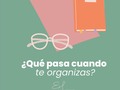 Empecé a organizarme hace unos 7 años 🥹 ¿Qué cambió en mi vida?  1. Comencé a tener el control de mi vida en cierta medida. Hay cosas que definitivamente no controlo, pero las cosas que quiero que sucedan, suceden porque me organizo, les pongo mi atención y trabajo en ello 💪🏽  2. Ver que me organizaba y alcanzaba objetivos se convirtió en un motivador para seguir organizándome ✨  3. Fui mejorando la forma en la que me organizaba, precisando las herramientas de organización con las que me sentía cada vez más cómoda e incluyéndolas en mi vida 💃🏾  4. Hacer prueba y error de lo que me ha funcionado y lo que no, me ha ayudado a conocerme mucho más 🤗  5. Mi rutina ha mejorado 200%. Antes me levantaba a cualquier hora y mi vida giraba alrededor de mi trabajo. Si tenía pacientes o algo que hacer me levantaba temprano, si no, me levantaba tarde. Ahora me levanto temprano la mayor parte del tiempo porque hay otras cosas en mi vida que importan más que mi trabajo, como yo por ejemplo 😉  6. Me ayuda a ser productiva y eficiente, pero sobre todo honesta con mi manejo del tiempo ⏱️   7. Ahorro tiempo y esfuerzo porque al momento de hacer las actividades en las que estoy organizada voy a lo que voy. Antes daba 500 vueltas para cumplir con una tarea 🏊🏽‍♀️  8. Mi vida se simplificó en gran medida. Saber que en mi calendario y en mi agenda está todo anotado me ayuda a sentir que todo es más sencillo 🗓️  9. Mi ansiedad disminuyó muchísimo. Antes mis tareas me preocupaban excesivamente, les daba vueltas una y otra vez, pero organizarme me ayuda a ocuparme de mis pendientes en lugar de preocuparme ✍🏽  Los cambios que ha traído organizarme no los vi de la noche a la mañana, ha sido un proceso de ir aprendiendo, equivocándome y acertando, pero hablándome bonito en el camino a alcanzar mis metas.  Organizarse puede traer muchos beneficios, me gustaría saber ¿cuáles crees tú que tiene o cuáles has visto en tu vida? Te leo 😊