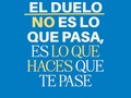 Nadie quiere terminar una relación.  Nadie quiere que esa relación, en la que has invertido tiempo, esfuerzo, afecto e incluso dinero, se termine.  Nadie quiere que el duelo toque tu puerta, pero si llegara a tocarla, ¿qué puedo hacer?  ❤️‍🩹 Permítete sentir. Valida cada emoción por más desagradable que sea. Todo lo que sientas será válido: tristeza, rabia, odio, frustración, culpa, resentimiento, alegría o tranquilidad.  🤗 Evita abandonar tu rutina. Trata de hacer aquello que tienes que hacer (tu trabajo, tus tareas del hogar y tus diligencias), sin sobrecargarte o exigirte en el proceso. Ten en cuenta que tu estado de ánimo no es el mismo de siempre.  ✏️ Escribe. La escritura es terapéutica. Permítete plasmar en papel lo que piensas y sientes de lo vivido. Haz cartas a tu ex, a ti, a la casa en la que vivías, a la etapa de vida que dejas ir, etc…  🤝 Busca a tu red de apoyo. Apóyate en esas amistades y personas queridas que pueden estar para ti en este momento tan doloroso sin juicio ni presión.   ✨ Realiza tantas prácticas saludables como puedas: ve a terapia, haz ejercicio, come saludable, medita, practica la respiración. En fin, escoge actividades que te permitan conectar con el presente, escuchar tus emociones y abrazar tu camino.  Recuerda que cada duelo es único y particular, así como cada persona. Lo que a mí me funcionó no necesariamente te funcionará a ti. Por eso siempre te recomendaré buscar ayuda profesional si el proceso se hace cuesta arriba.  Worden decía que el duelo no es lo que te pasa sino lo que haces que te pase.  ¿Qué otras cosas añadirías a esta lista si estuvieras pasando por un duelo? ❤️‍🩹 Apoyemos a otras beauties que #JuntasSaldremosDeEsto.