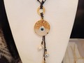 Por aquí les trae este nuevo diseño que estamos haciendo tipo corbatín con ojo turco en resina y bañado en oro   #collardemoda #ojoturco #nuevosdiseños #jewelry #engaste #resina #estilo #talentozuliano #modafeminina
