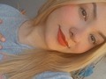 👩🏼