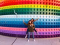 Estas somos mi amiga @boscanvane y yo, en un hermoso mural que nos encontramos en un fantástico país que visitamos. Ni ella ni yo somos de la comunidad #LGBT pero tengo amigos que si, personas de mi entorno cercano, gente talentosa, brillante, inteligente, seres humanos como tú y como yo, solo que con gustos diferentes, las cuales merecen respeto. Seguramente alguien que conoces es gay, incluso puede ser alguien que amas, piensa antes de hablar con odio. Vive, se feliz y dejemos que los demás también lo sean. 🌈. #vivir #soñar #viajar #amar #pride