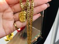 CADENA ORO 750 ITALY ✔Peso: 12,2gr ✔Medida: 21cm cerrada (corta) ✔Grosor: 5mm Precio: 488$ (40$ el gramo) DIJE ROSTRO DE CRISTO ✔️Peso: 2,8gr Precio: 112$ (40$ el gramo). 🟢DISPONIBLES🟢 . . MAS INFORMACIÓN 04149900591 . . #ORO #VENEZUELA #GOLD #PRENDAS #18K #CARACAS #JOYAS #JOYERIA #CADENAS #LUJO #SAMBIL #SABADO #JOYERIASENCCS