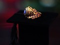 Anillo de grado modelo 040 en plata italiana 925 mas baño de oro 24k🎓 ✔#Ingeniero 🎓 ° 🎓Precio en plata italiana 925: 135$. 🎓Baño de oro (opcional): 20$ adicionales. • LO CANCELAS EN DOS CUOTAS🎁. ° • Cualquier modelo será personalizado de acuerdo a: ✔tu modelo de anillo de grado favorito. ✔tu carrera. ✔universidad. ✔año de promoción. ✔iniciales. ✔️La piedra será del color que representa a tu carrera. • Solicita tu catálogo al 0414.990.0591 o descargalo a través de nuestra página web   #AnillosDeGrado #Solitarios #ArosMatrimoniales #Sambil #Lido #Merpoeste #USM #UCV #USB #USM #Abogado #Empeños #Prestamos #Chacao #Graduandos #Graduandos2019 #JoyeriasEnCcs #graduandos2020 #Descuentos #Lujo #UJMV #Odontologo