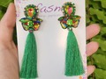 Bellos y elegantes 😍 complementa tu oitfi un diseño único y perfecto 🤗   #zarcillos #zarcillosdemoda #zarcilloslargos #zarcillosconborlas #borlas #pompón #zarcillossoutache #soutache #accesoriospersonalizados #modaparaellas #moda2023 #zarcilloselegantes #gala #tendencia #earring #earrings