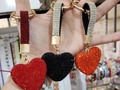 Bellos y elegantes #llaveros 💕 disponibles en tienda visitanos CCP Rakan calle 7 entre carreras 11 y 12 calabozo estado guarico 🤗  #corazones #Hearst #llavero #colgante #brillo #accesorios #moda #monda #lunes #díadelasmadres #diadelamadre #mom #mamá #gift