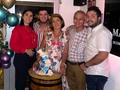 “Ella es mi novia desde que me acuerdo, amor del bueno desde que nací.” Dios te bendiga mami, nos conceda salud para seguir compartiendo unidos. La Virgen te proteja con su manto Doña Loren