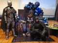 Feliz inicio de semana les desea Batman y Batman 😄 !!! Es un nuevo multiverso 😲🦇