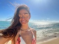 Descubriendo el paraíso en las Islas Mauricio. 🌴💦   Leeeejos!! Dos días viajando! Este archipiélago ubicado en el Océano Índico es conocido por sus playas de arena blanca, aguas cristalinas y una naturaleza que me encantó!🏝️🐠   Tiene muchos arrecifes de coral y una vida marina colorida y hermosa. Se pueden ver sus pescaditos sin careta!!! 🐢🐬🐙   Tiene una rica mezcla de culturas, fusionando influencias africanas, asiáticas y europeas en su gastronomía y tradiciones. 🍽️🎭 La comida es deli!!! 🤤🤤🤤  Y la gente ni se diga!!! Los amé, siempre se tocan el corazón para saludarte y están muy dispuestos a ayudarte. 😍  #Travel #IslaMauricio #ParaísoEnLaTierra #AventuraTropical #oceano #mar #oceanoindico #beach #sun