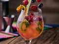 ¡Cócteles, mis preferidos por permitirme ponerlos a volar! . @lavecindad - Floating Food #floatingfood #fotografíagastronomica #foodphotography