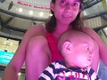 Mamá enseñando, Lucas mirando y yo como todo un Folleco feliz mirándolos y riendo. Esto de ser papá ha sido lo mejor del mundo 😎✌️