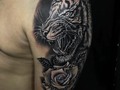 🐯🌹. . +507 61434344 WhatsApp. . . #tigretattoo #rosatattoo #tigrerosa #ink #inked #inktattoo #inkdrawing #tattoos #tattooartist #tattoostyle #tattooist #tattooing #blackandwhite #blackworktattoo #black #love #loveit #tattoolove #tattoolovers #tatuajestigres #tatuajebrazo #art #panama