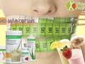 No le dicen la ‘comida más importante del día por gusto’. Según pregonan los nutricionistas y avalan múltiples estudios, saltarse el desayuno puede traer negativas consecuencias. Conoce aquí cuáles son algunas de ellas.  1. MAYOR RIESGO DE UN ATAQUE CARDÍACO Según una reciente investigación elaborada por la Escuela de Salud Pública de la Universidad de Harvard, los hombres que no toman desayuno tienen un 27% más de posibilidades de sufrir una ataque cardíaco o una enfermedad cardíaca mortal. Según los investigadores esto se debe a que el saltarse esta comida puede conducir a uno o más factores de riesgo que hacen más factible el sufrir de este mal, como la obesidad, el colesterol alto y la diabetes.  2. MÁS ANSIEDAD POR ALIMENTOS ENGORDANTES ¿Crees que no desayunar te hará bajar de peso? Pues múltiples estudios confirman exactamente lo contario. Por ejemplo, una investigación desarrollada por el Imperial College de Londres concluyó que saltarse la primera comida del día incrementará tus ansias por los alimentos engordantes y que, en promedio, durante el almuerzo terminarás ingiriendo un 20% más de calorías. Asimismo se cree que si uno no consume nada en las mañanas el metabolismo se desequilibrará y se volverá más lento, por lo que la persona tenderá a engordar.  3. ¿DIABETES A LA VISTA? El tomar desayuno ayuda a manetener los buenos niveles de azúcar en la sangre, según un trabajo desarrollado también por la Universidad de Harvard. Por esta razón, el tomar desayuno puede reducir el riesgo de padecer diabetes tipo 2.  Contáctanos por mensaje directo o por #WhatsApp al número +507 69815836