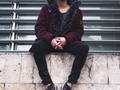 IN F R E C U E N C I A ⚙️💔 No sé cómo explicarlo, su intermitencia me remonta a mi infancia, al columpio que de niño intentaba exitar con mis pies, ese deseo de sincronismo con su frecuencia, con sus pensamientos...