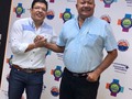 ALCALDÍA DE TENERIFE Y UNIVERSIDAD DEL MAGDALENA FIRMARÁN CONVENIO DE COOPERACIÓN INTERINSTITUCIONAL PARA EL FORTALECIMIENTO DE LA EDUCACIÓN EN EL MINICIPIO. "La educación es el arma más poderosa que puedes usar para cambiar el mundo" Nelson Mandela  Bajo esta consigna, el Alcalde Freddy Ramos Hernández se reunió con el Rector de la Universidad del Magdalena, PhD Pablo Vera Salazar, con el propósito de articular esfuerzos que permitan y fortalezcan la formación técnica, tecnológica, profesional y postgradual de los tenerifanos.  El convenio; que entre otras cosas contemplará la fortalecimiento y ampliación del programa Talento Magdalena, el reconocimiento de pre saberes (certificación de experiencia empírica), formación para el trabajo, carreras técnicas y tecnológicas pertinentes con las necesidades del territorio; se firmará en los próximos días en nuestra Villa Histórica con la presencia de autoridades académicas y administrativas de la Universidad.  Cabe destacar que el Programa "Talento Magdalena" otorga entre otros beneficios inscripción y matrícula gratis, almuerzos, refrigerios y bicicletas a los dos estudiantes con mejor puntaje de la"Prueba Saber 11" de cada institución educativa oficial en el departamento del Magdalena. "Con esta iniciativa buscamos ampliar las oportunidades y dignificar la vida de nuestros coterráneos, especialmente la población joven y vulnerable que no tienen acceso a un puesto de trabajo ni estudian", puntualizó el burgomaestre Freddy Ramos Hernández. ¡Por Tenerife, siempre adelante!