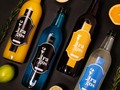 Que disfrutes de un cóctel en casa no significa que tenga que ser aburrido. 🥳  Aquí, en #2tragos, elaboramos nuestras bebidas con ingredientes totalmente naturales, sin colorantes, sin saborizantes añadidos, ni preservantes, lo que las hace perfectas para compartir con amigos, pareja, familia.  ▶️Blue margarita ▶️Passion margarira ▶️Sangria ▶️Classic margarita   Del bar a tu casa 🥂  ¡Salud!  #Cócteles  #NaturallyGood #coctelesparacompartir #coctelesguayaquil #coctelesartesanales #coctelesecuador #happiness  #guayaquil #goodvibes