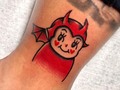 Kewpie, súper divertido de hacer, gracias @deus.selene por la confianza  Citas disponibles 🤘🏽🤘🏽🤘🏽 Tatuaje hecho en la casa @herejiatattoostudio con productos @protonstencillatam @unicornneedles @vicecolors_official @don_melo_  . #kewpie #kewpietattoo #kewpietraditionaltattoo #traditional #traditionaltattoo #ink #oldschool #oldschooltattoo #mor #medellin #colombia