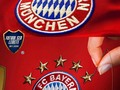 ¿Como se consiguen las estrellas en Bundesliga?   FC Bayern München paso de 4 a 5 estrellas en su camisa   •A partir de tres títulos de campeón ganados: una estrella •De cinco títulos de campeonato ganados: dos estrellas; •De diez títulos de campeón ganados: tres estrellas; •De veinte títulos de campeón ganados: cuatro estrellas;  •De treinta títulos de campeón ganados: cinco estrellas.