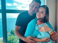 Ya está aquí nuestro segundo príncipe Nicolás Gabriel, que emoción tan grande. Nuestro corazón se expande y no podemos estar más felices 😍😍  Bienvenido hijo, juntos formaremos ahora una maravillosa familia de 4.  Este es el mejor Thanksgiving que nos ha regalado Dios. Un día para dar gracias y tu eres la mayor bendición que podíamos pedir @soynicolasgabriel   Ya finalmente estás en nuestros brazos y te amamos con todo nuestro corazón ❤️❤️❤️  La primera puesta de ropa de Nicolás es de @grispetalo y el set de nacimiento de @mois_baby 🤗👏🏻❤️