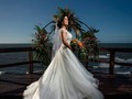 The queen . Retratos. Nunca pasarán de moda. Nunca. . 🇺🇸 Portraits. Never old fashioned. Never. . Wedding Planner: @borealplanner Venue: @altosdepradomareventos . #bodasbarranquilla #bodasenbarranquilla #bodasenlaplaya #bodasencartagena #destinationweddingcartagena #santamartadestinodebodas #bodasadestino #bodassantamarta #destinationweddingcolombia #fotografoscartagena