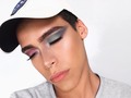 MAKEUP HAS NO GENDER, este maquillaje se debe a que la gente debe dejar de pensar que el color “rosa" y el color "azul" representan el sexo de una persona, es por eso que mezcle el color azul y rosa en este maquillaje.✨ _____________________________________________ 💗EYES: @nyxcosmetics_pe @nyxcosmetics Ultimate Shadow “Brights” 💙FACE: @nyxcosmetics_pe Pore Filler, @nyxcosmetics Highlight & Countour Pro Palette, @nyxcosmetics_pe Tame & Frame Pomade, @nyxcosmetics_pe Total Drop Foundation, , @maybelline Fit me concealer 💗LASHES: @ardellbeauty Natural black 105  #gender #genderroles #mua #makeup #nyxcosmetics #nyx #maybelline #oragemakeup #pink #blue #loreal #hudabeauty #abh #gay #peru #beauty #lgbt #cyzone #pride #cyzonelover #posesridiculas #mnyitlook #menmakeup #menmua @beautymenworld @jeffreestar @mannymua733 @jamescharles @pb83_beautyshop @kryolanofficial @beautybynena @sallybeauty_peru