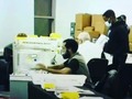 Si es verdad todo esto, es un gran escándalo!  Votaron muertos, taparon ventanas en algunos lugares de escrutinio de votos, hubo “inyecciones” de votos a Biden que no se explican,…  Repito, si todo esto es verdad… Es lamentable que pase en una de las Democracias más fuertes de occidente! (en Hongo Park)